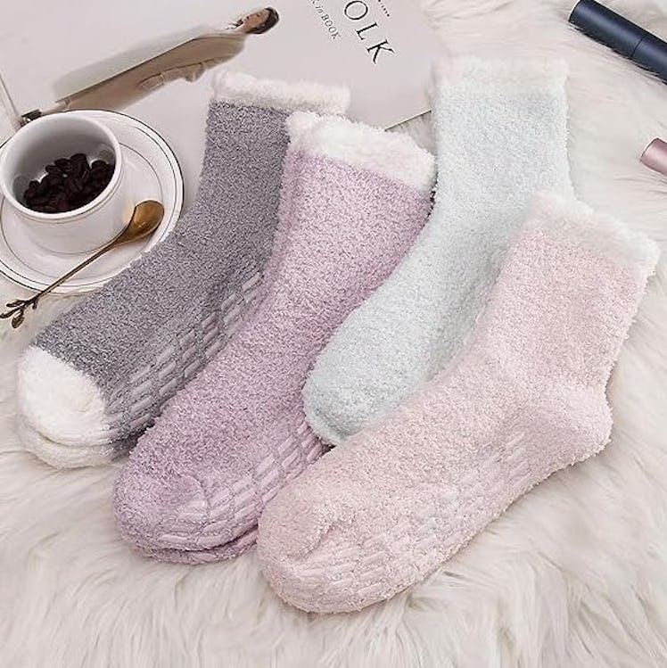 Breslatte Fuzzy Socks with Grips (4 Pairs)