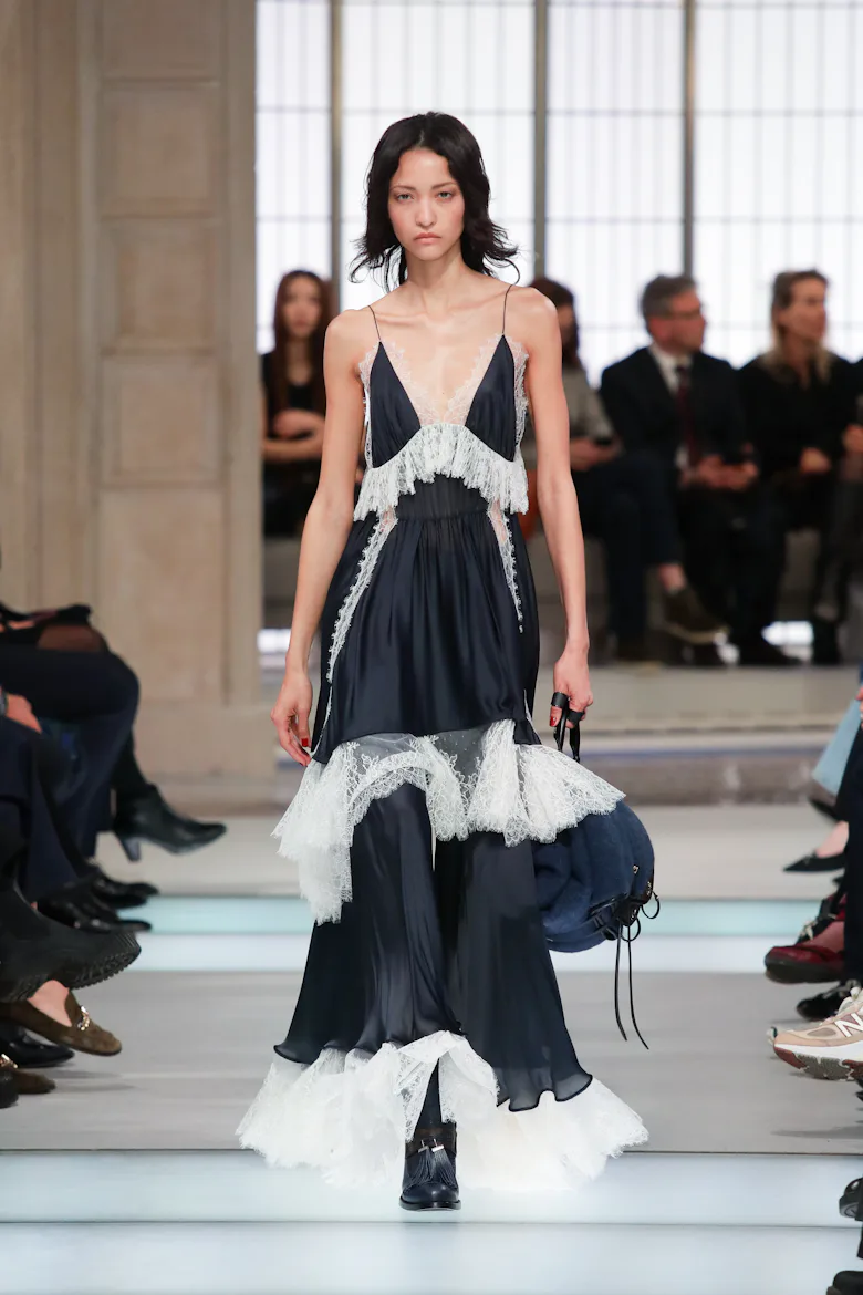 Louis Vuitton Fall 2025 Reimagines the Traveler's Wardrobe Louis Vuitton Fall 2025 Reimagines the Traveler's Wardrobe