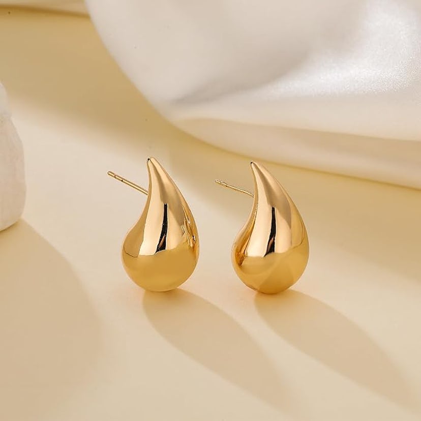 Apsvo Chunky Gold Earrings