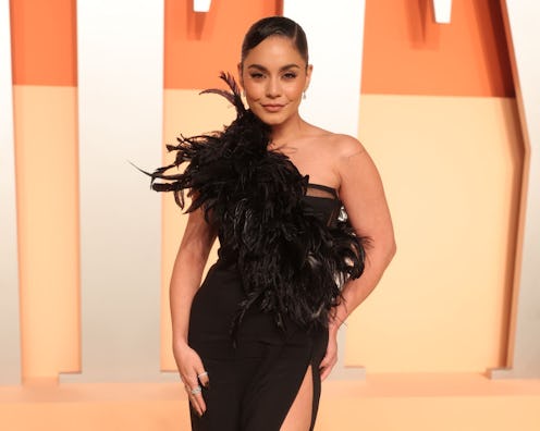 Vanessa Hudgens is making "tiger eye" nails a thing.