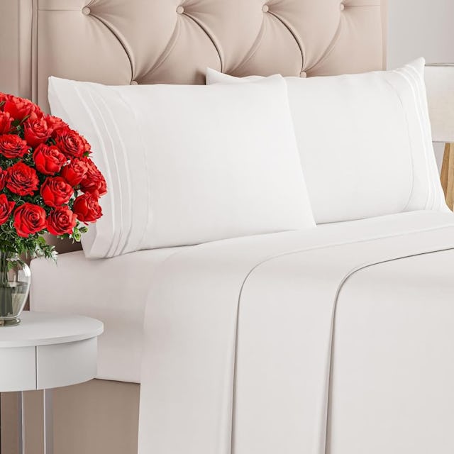 Queen Size 4 Piece Sheet Set