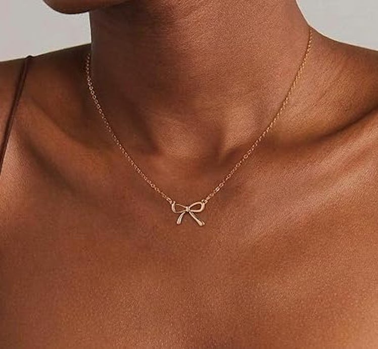 CAROVO Gold Bow Necklace