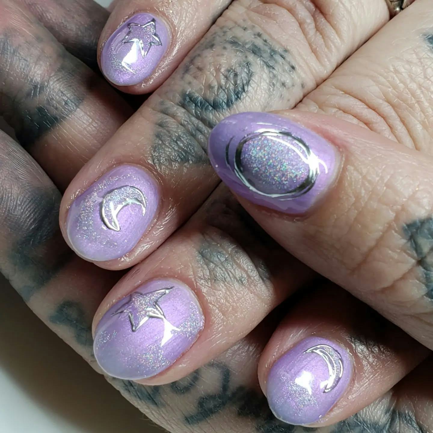 Soft Purple Nails That Speak Minimal