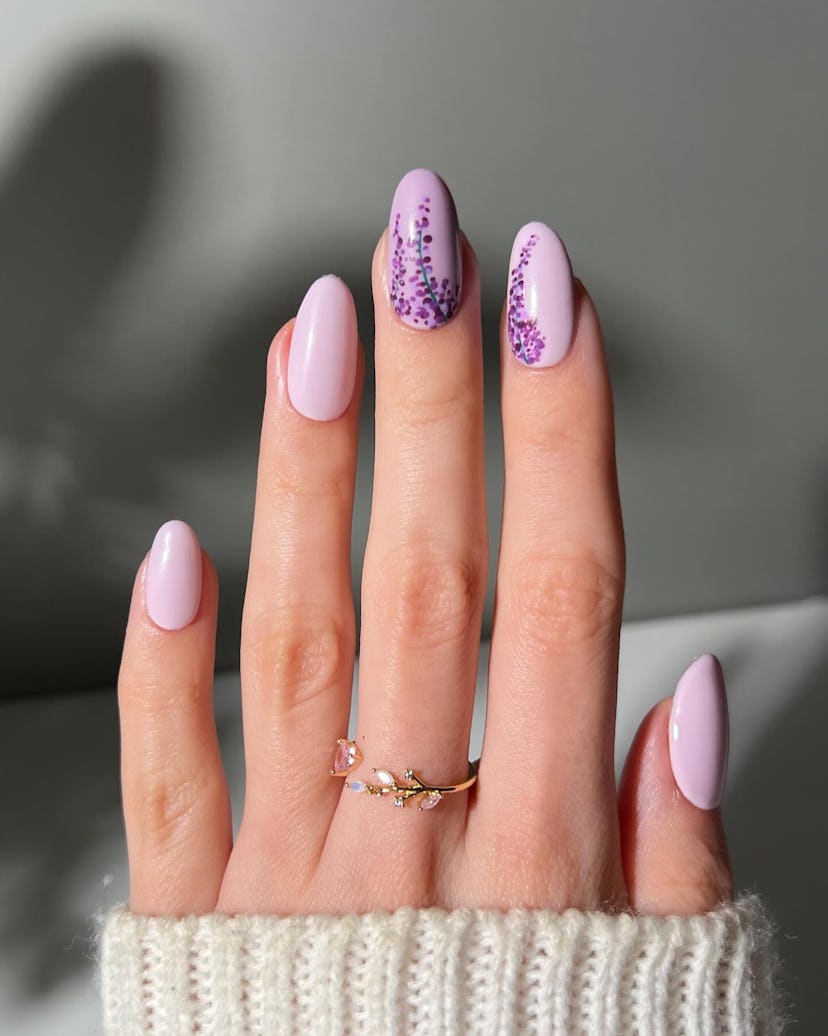 Lilac Lily 2025 Spring Nails: Soft & Elegant