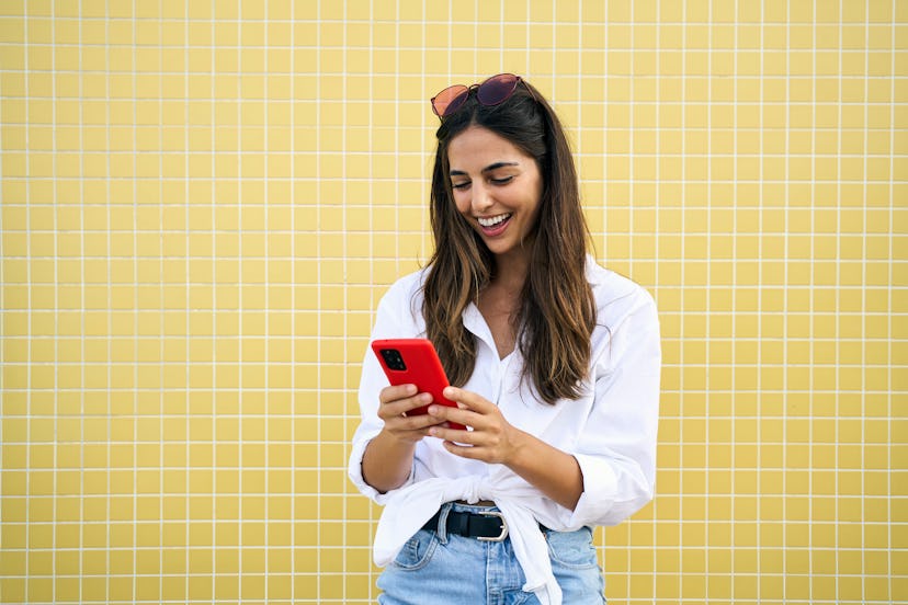 Ways to initiate an actually good conversation on a dating app.