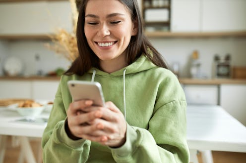 Ways to initiate a good conversation on a dating app.