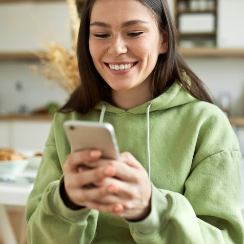 Ways to initiate a good conversation on a dating app.