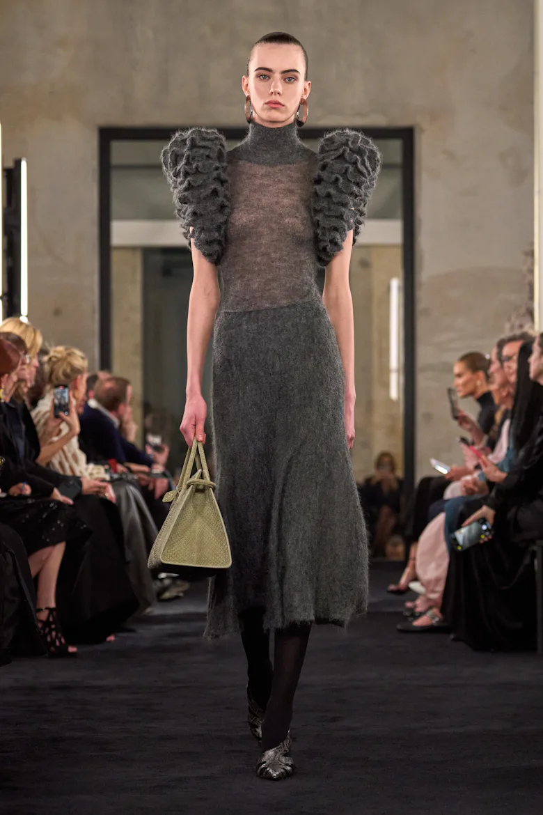 Ala a Commits To Curves For Fall 2025 At Paris Fashion Week ala-a-commits-to-curves-for-fall-2025-at-paris-fashion-week