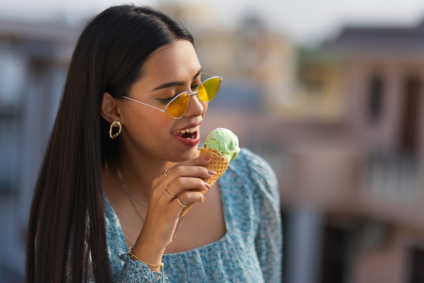 Ways to initiate an actually good conversation on a dating app.