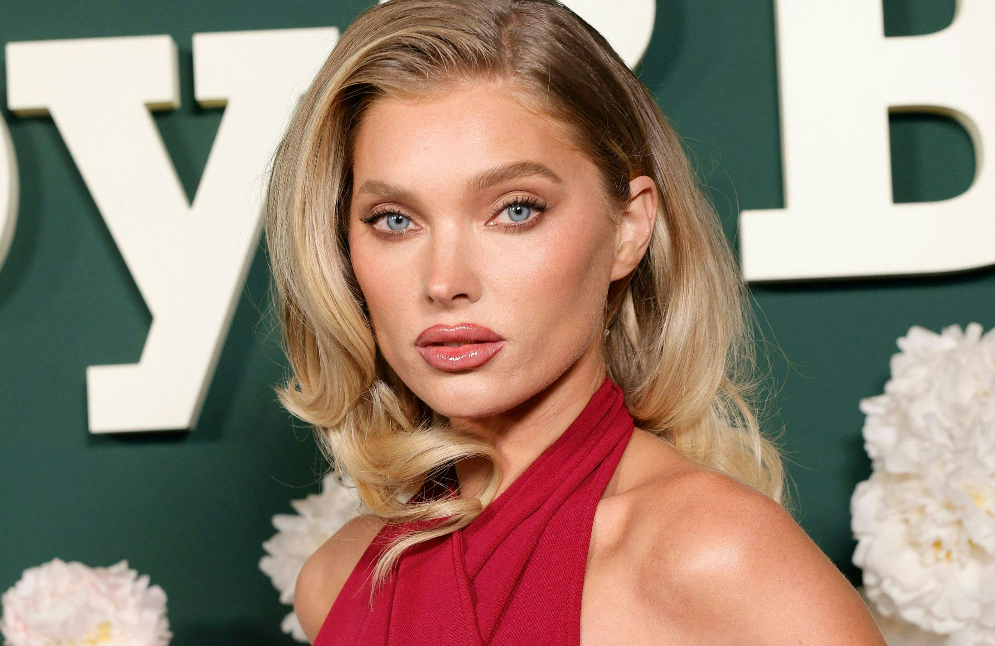 Elsa Hosk Slayed The No-Pants Look With Sexy $49 Short Shorts & A Luxe Hermes Bag