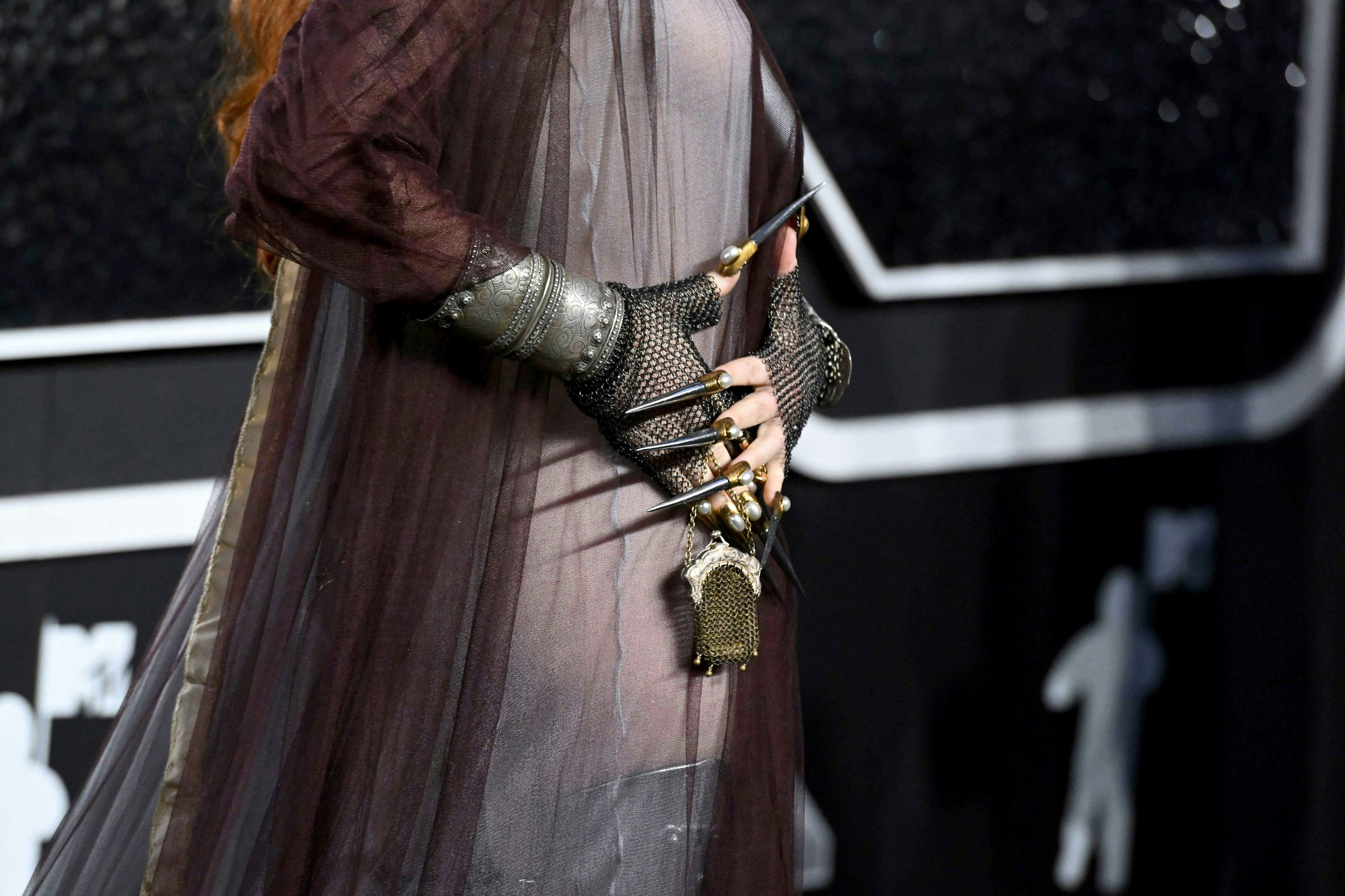 Chappell Roan&rsquo;s dagger nails at the 2024 Grammys.