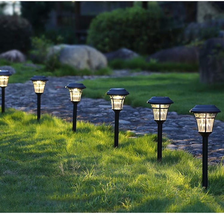 MAGGIFT Solar Garden Lights (6-Pack)