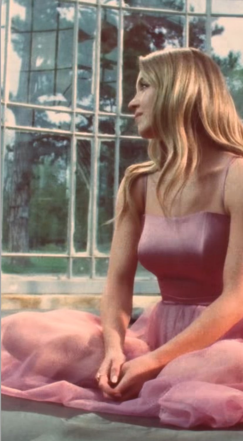 Sydney Sweeney stars in the Kerastase Gloss Absolu campaign.