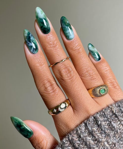 green nails