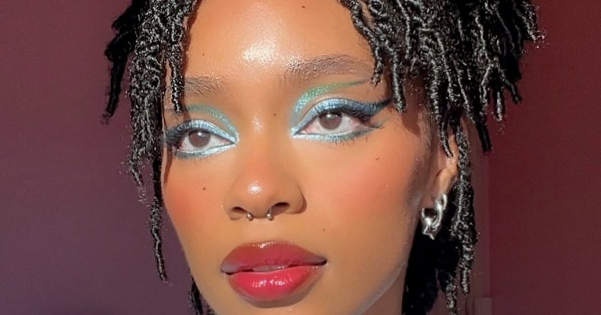 The Chrome Eyeliner Trend Is Here For Your Party Girl Makeup Looks