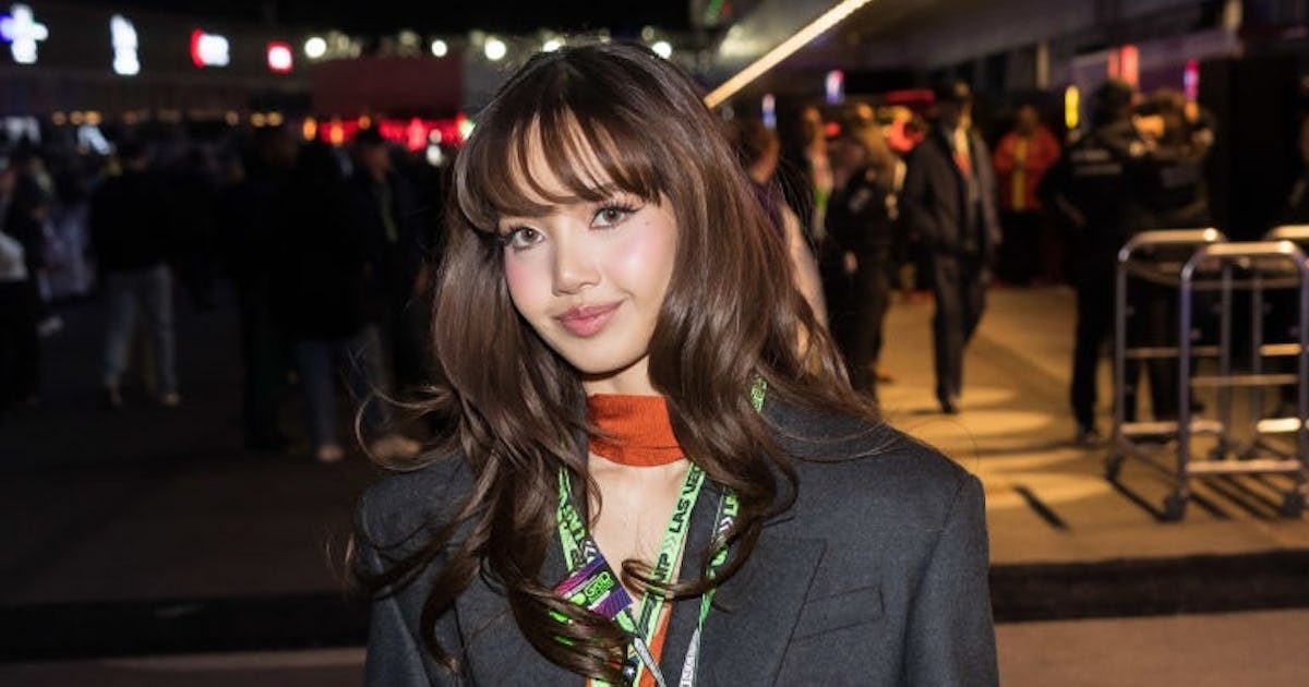 Lisa Debuted "Soft Mink Blonde" Hair At Coachella & It's The Sweetest Spring Shade