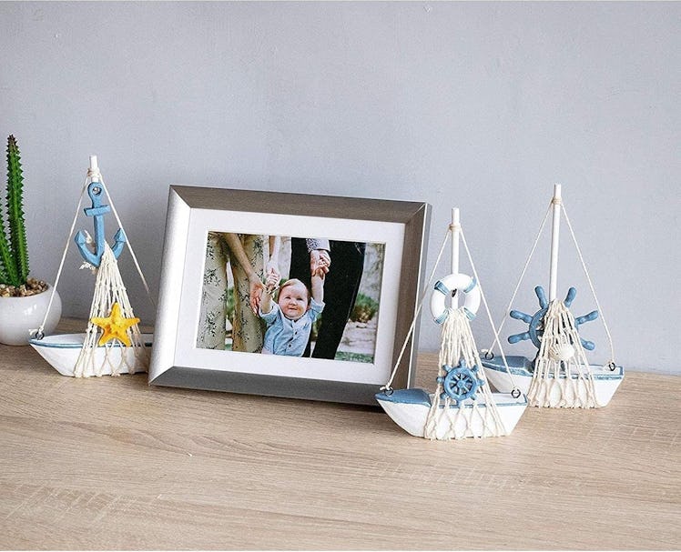 Juvale Mini Wooden Sailboat Models (4-Pack)