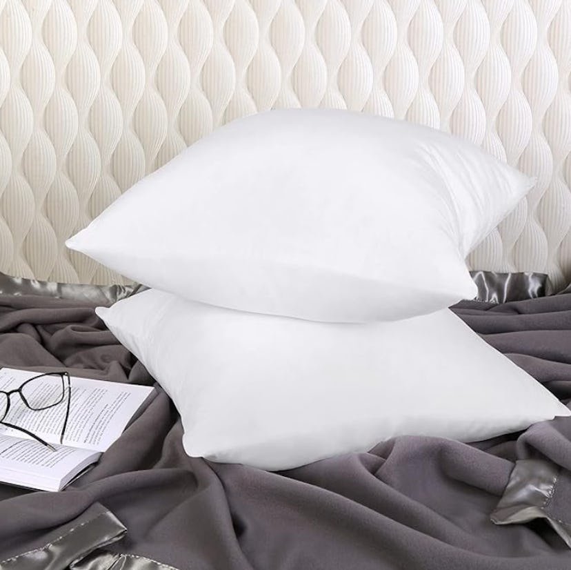 Utopia Bedding Throw Pillows Insert (2-Pack)