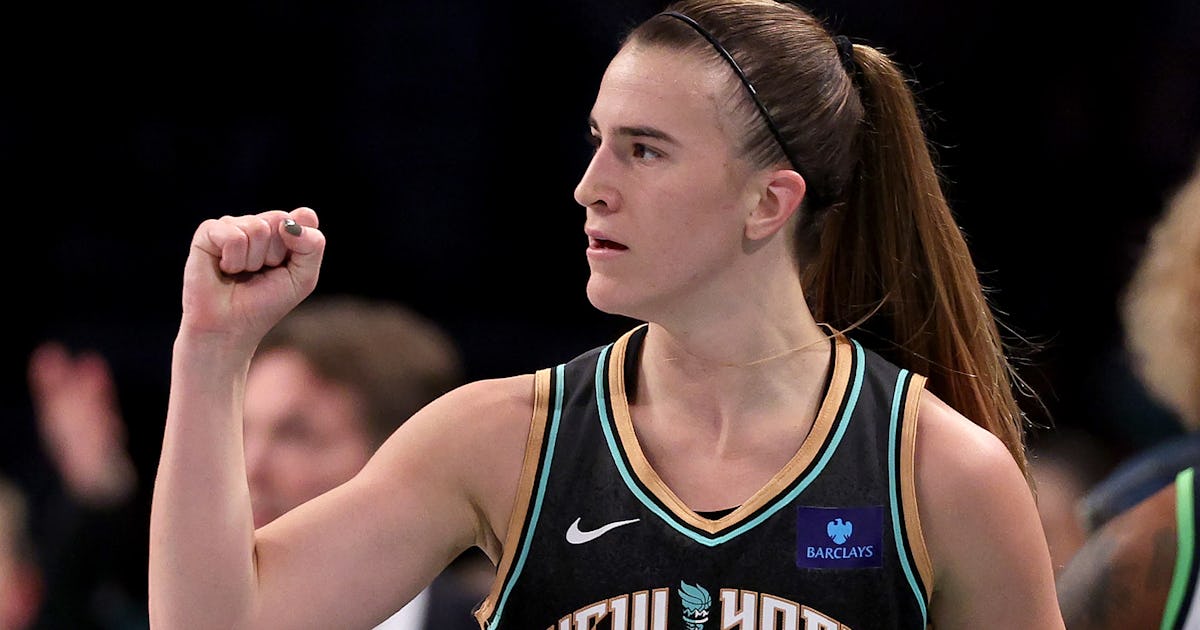 Here's Why Sabrina Ionescu's Ponytail Never Moves During A Game