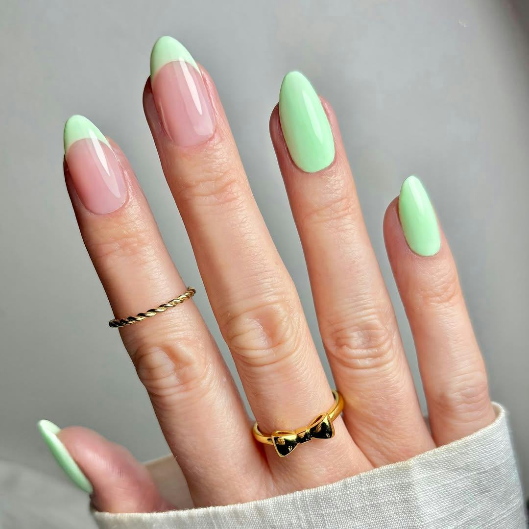 mint green manicures