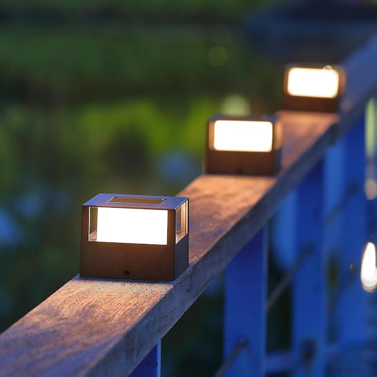 MAGGIFT Solar Post Lights (4-Pack)