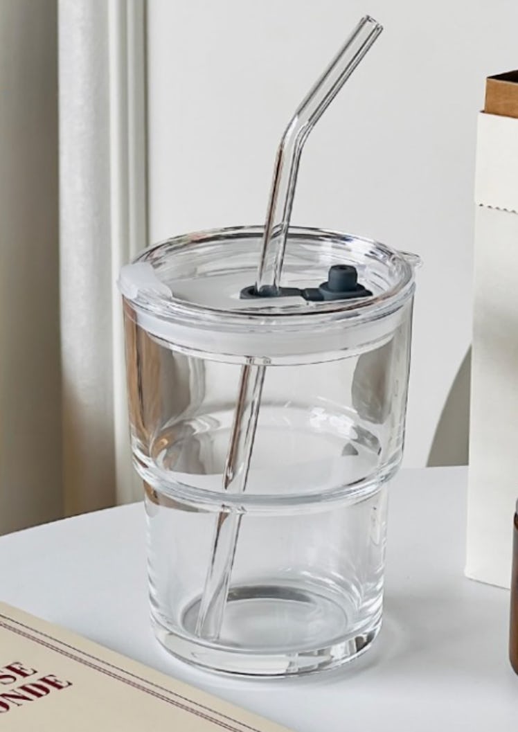 Olvini 13-Ounce Glass Tumbler with Straw and Lid
