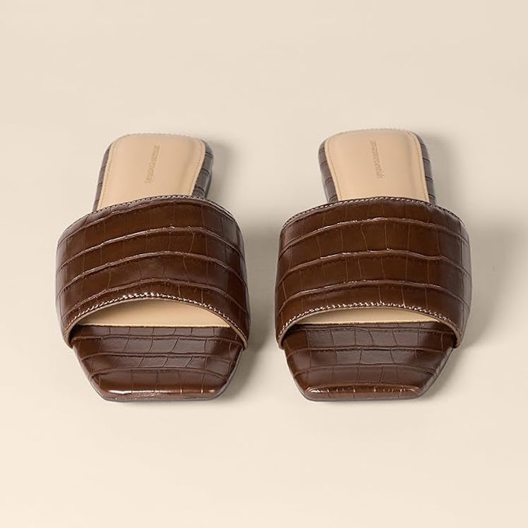 Amazon Essentials Leather Crocodile Sandals