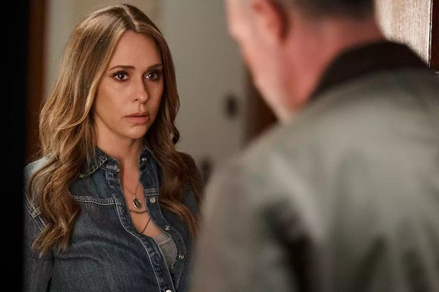 Jennifer Love Hewitt and Freddie Prinze Jr. reprise their roles as Julie and Ray in 'I Know What You...