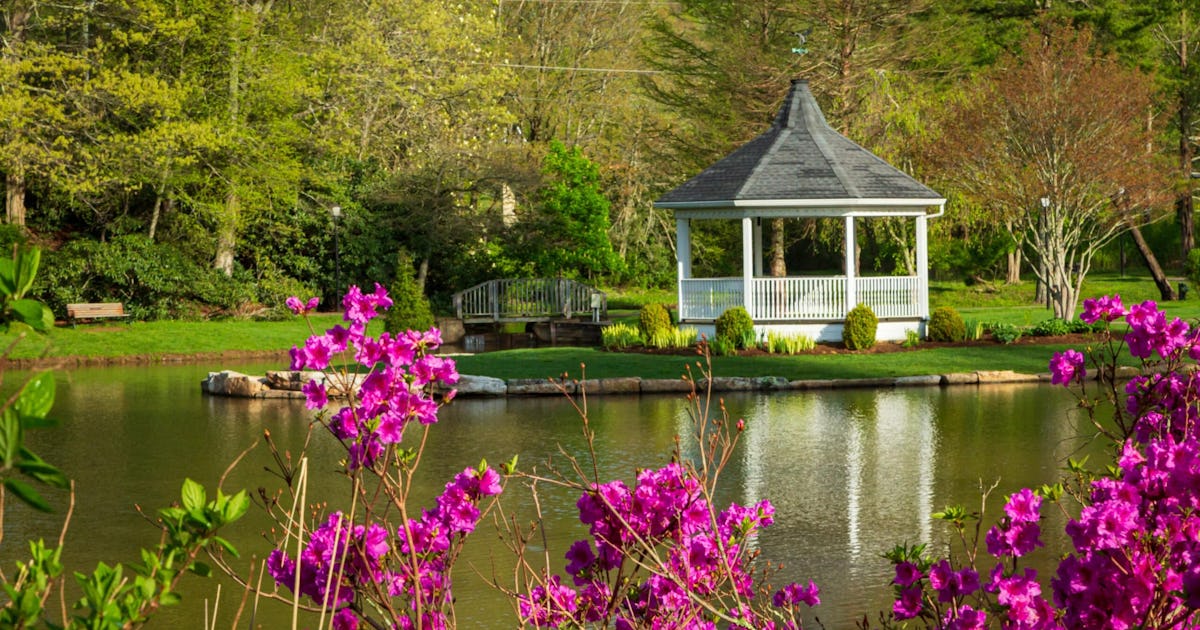 Need A Weekend Getaway? We Love Blowing Rock, North Carolina, For A Family Trip