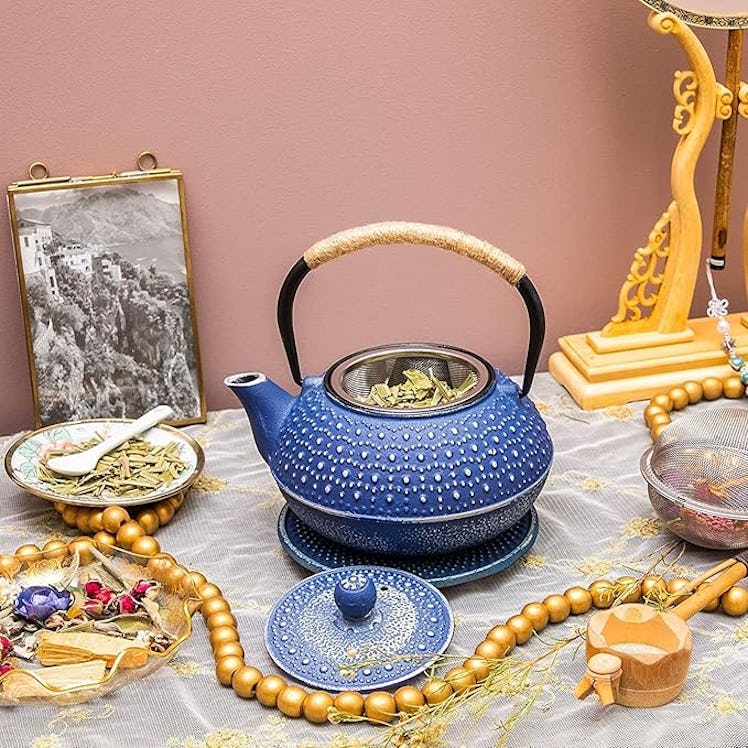 Juvale Cast Iron Teapot With Infuser