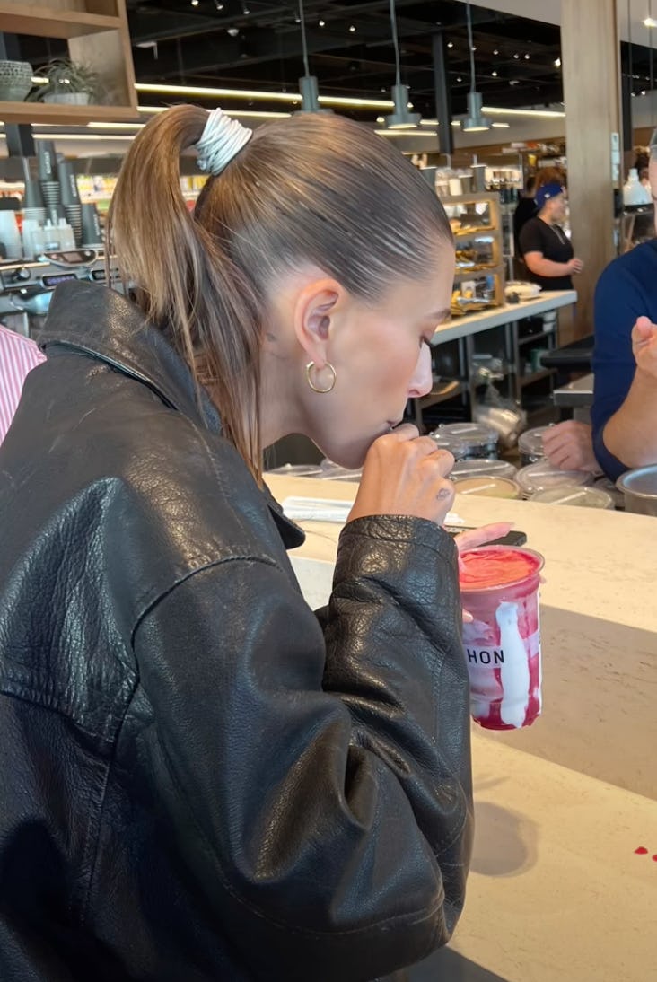 Hailey Bieber&rsquo;s Erewhon smoothie
