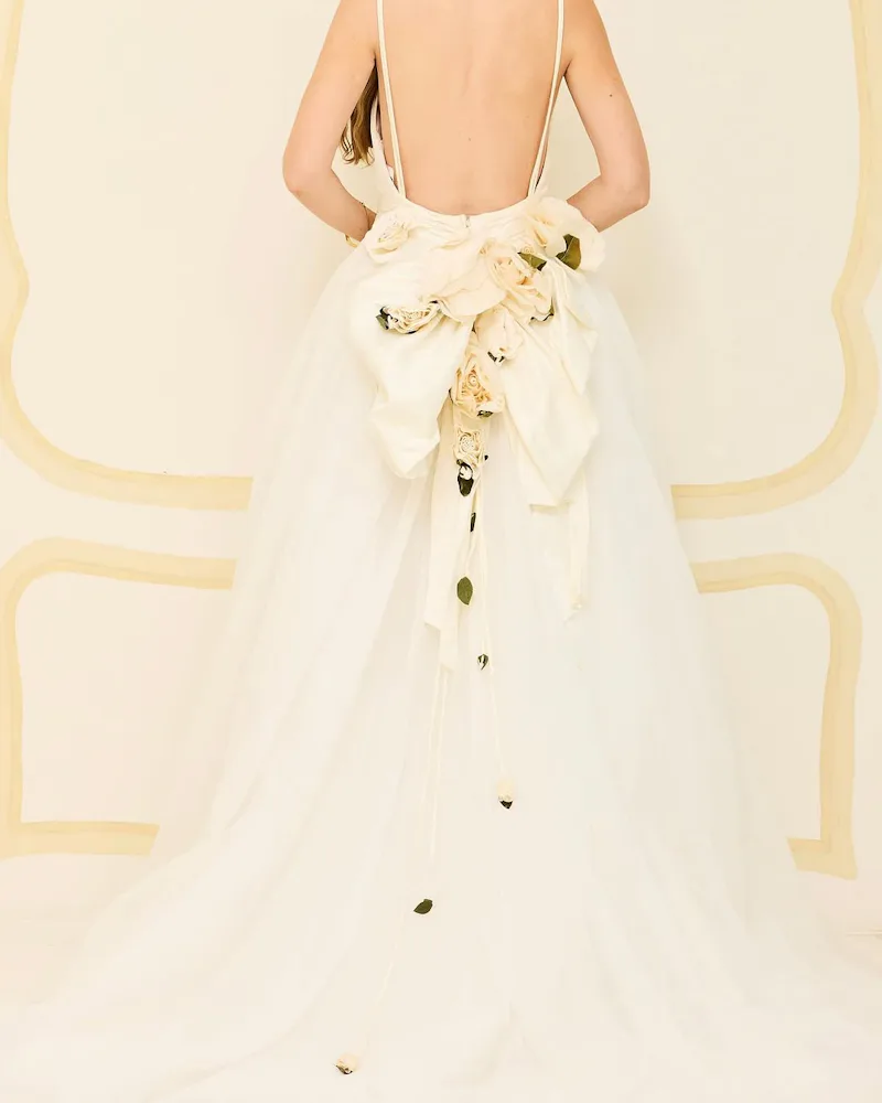 Vintage Wedding Attire Is On The Rise Here Are 7 Boutiques To Check Out Vintage Wedding Attire Is On The Rise Here Are 7 Boutiques To Check Out