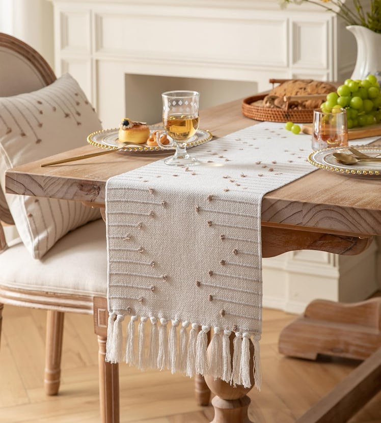 Caflife Tasseled Table Runner