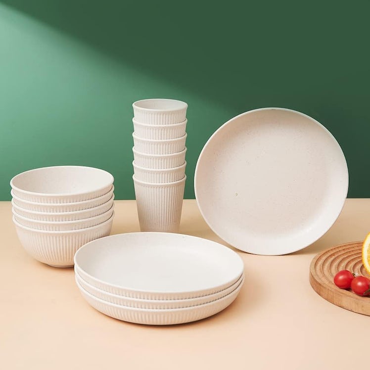 HXYPN Straw Dinnerware Set (18-Pieces)