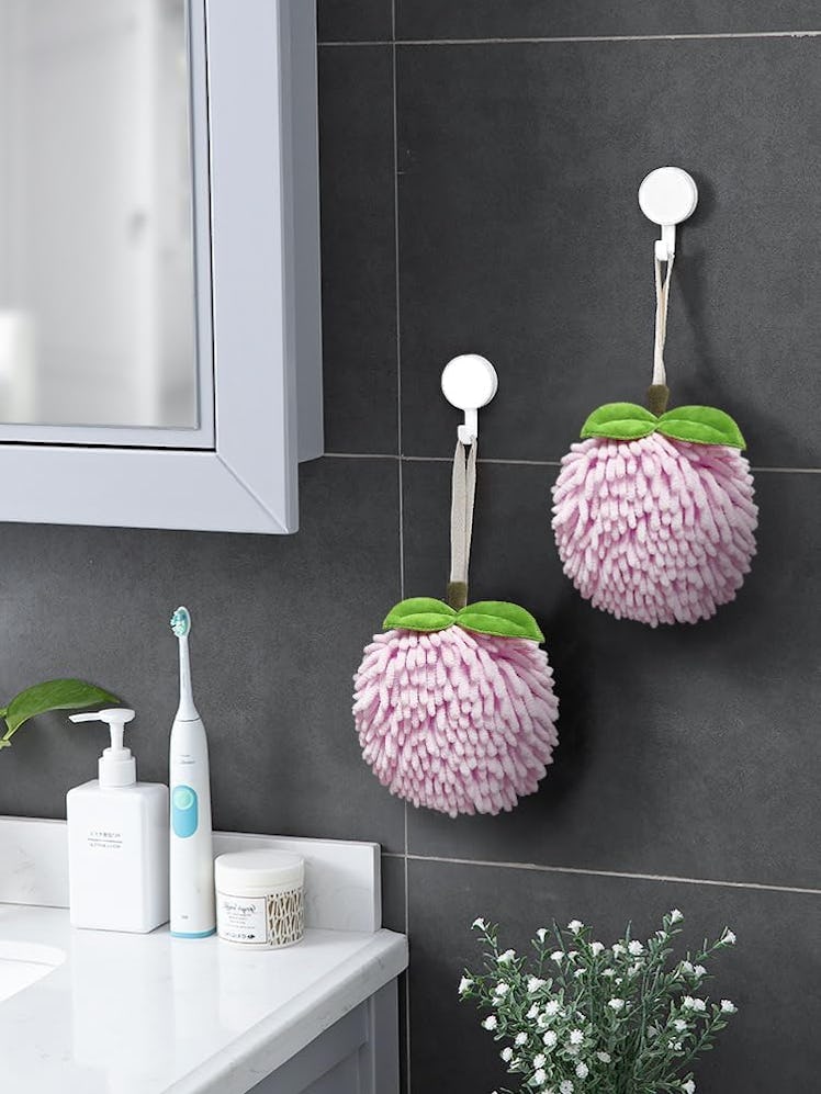Sophie & Panda Fuzzy Ball Hand Towels (2-Pack)