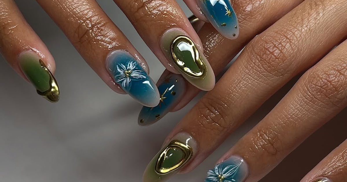 "Bubble Bath" Nails, Textured Stars, & 10 More 3D Manicure Ideas For A Cool Girl Set