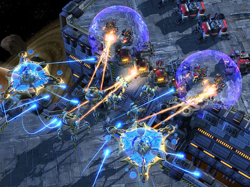 Two sides clash in Starcraft 2.