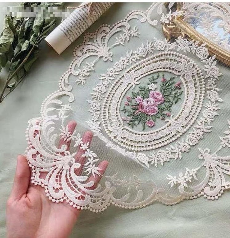 Fiygor French Crochet Doilies (2-Pack)