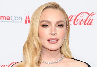 Lindsay Lohan’s French manicure perfectly complemented her old Hollywood glam.
