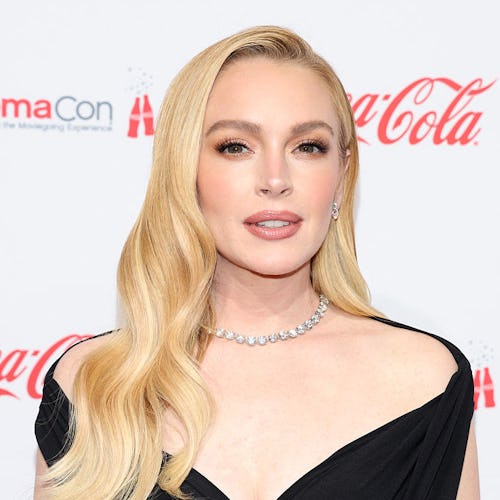 Lindsay Lohan’s French manicure perfectly complemented her old Hollywood glam.