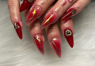 Whimsigoth nail ideas that channel the spring’s celestial chaos.