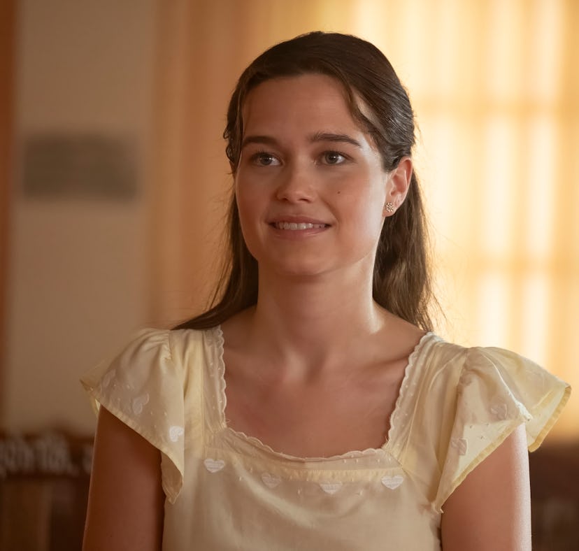 Sarah Catherine Hook as Piper in 'The White Lotus' Season 3