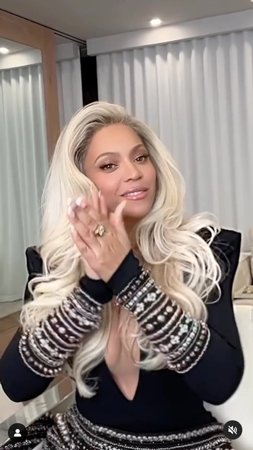 Beyoncé trying Cécred hair oil on Instagram