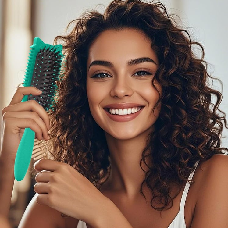 QYuekar Cat Ears Curl Defining Hair Brush 