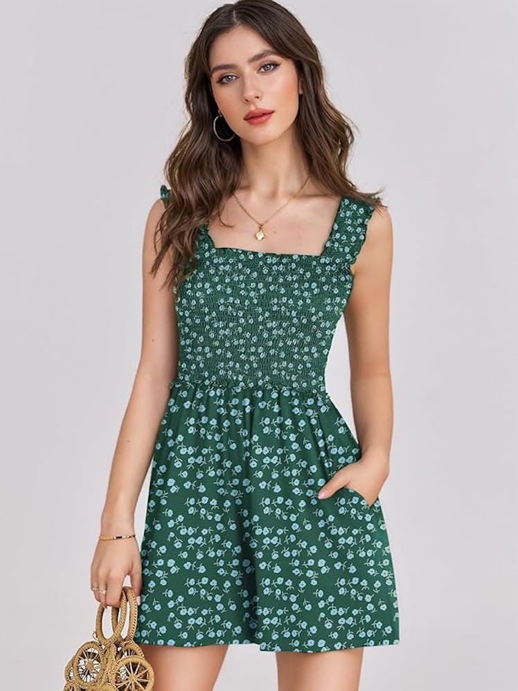 CIUIUE Smocked Sleeveless Floral Romper