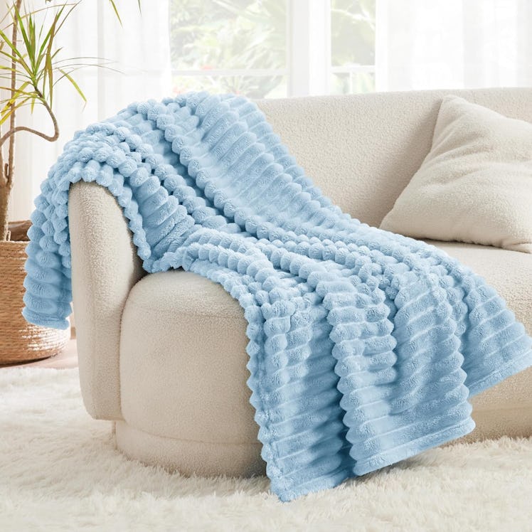 Bedsure Textured Fleece Blanket