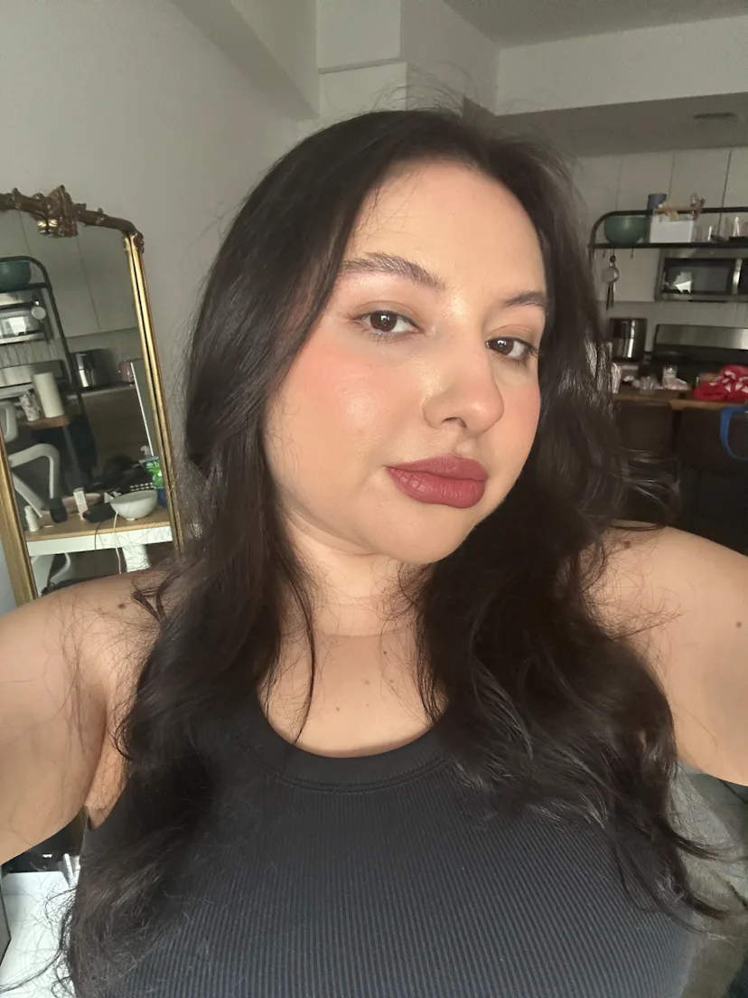 Daisy Maldonado trying the emi jay heavenly hair milk