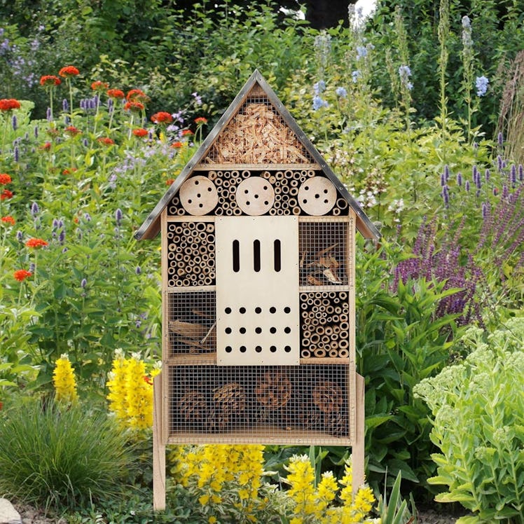 wildlife friend Standing Insect Hotel