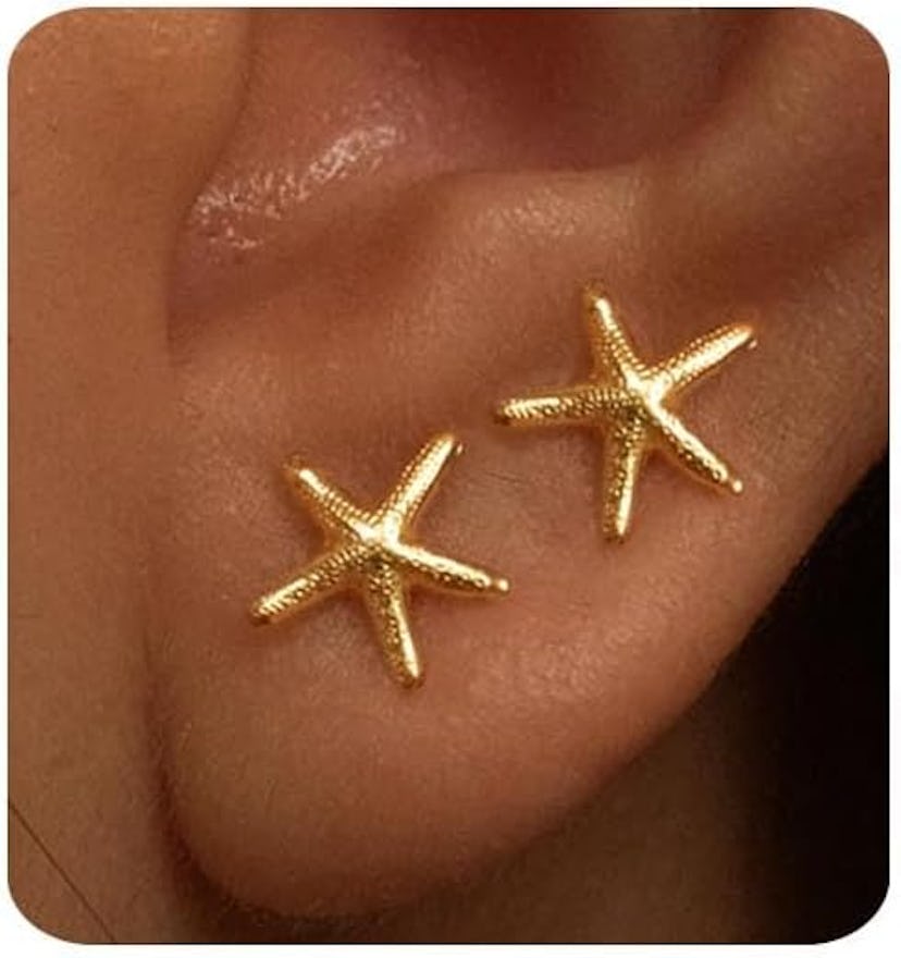 MUMUREUES Small Starfish Stud Earrings
