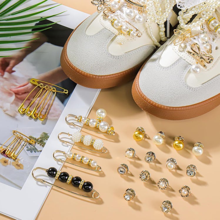 AIERSA Shoes Charms (43-Pieces)